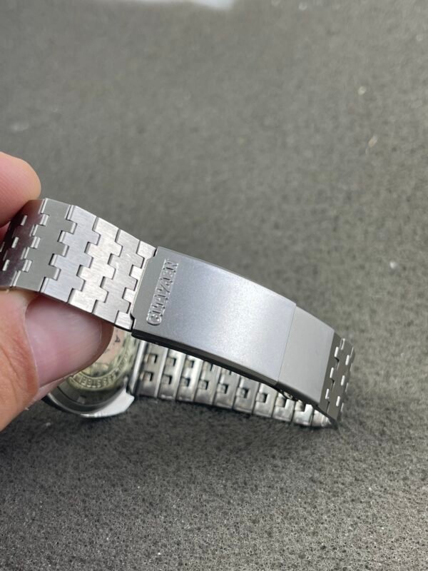 NOS CONDITION! VINTAGE CITIZEN WATCH MANUAL WIND MOVEMENT - Image 4