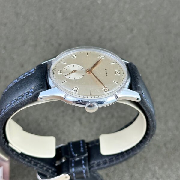 VINTAGE CYMA NOS SWISS WATCH MANUAL WIND MOVEMENT MINT CONDITION - Image 4