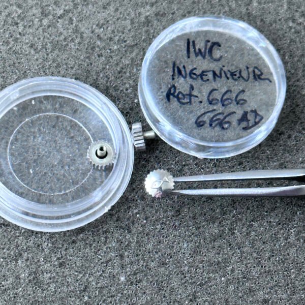 1x VINTAGE IWC INGENIENIEUR REF 666 SS CROWN - Image 3