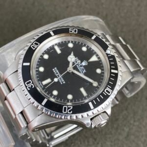 VINTAGE ROLEX SUBMARINER 5513 FROM 1967, UPDATED WITH NEW DIAL, HANDS AND BRACELET