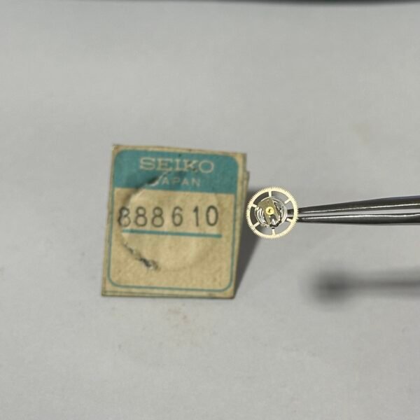 SEIKO 888610 PART 6139A CENTER CHRONOGRAPH WHEEL PART - RARE !! - Image 4