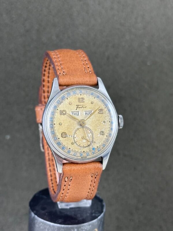 VINTAGE LEMANIA SWISS WATCH TRIPLE CALENDAR WATCH CAL 3300 HIGH GRADE  MOVEMENT - Image 4