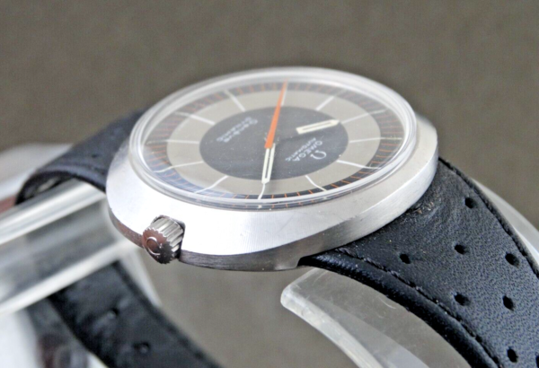 VINTAGE OMEGA DYNAMIC SWISS WATCH AUTOMATIC MOVEMENT CAL 552 - Image 3