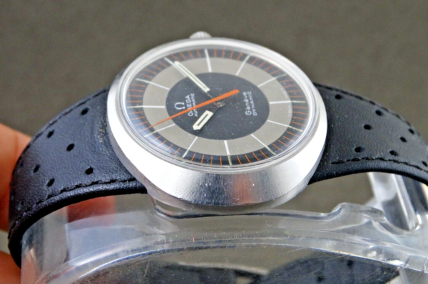 VINTAGE OMEGA DYNAMIC SWISS WATCH AUTOMATIC MOVEMENT CAL 552 - Image 6